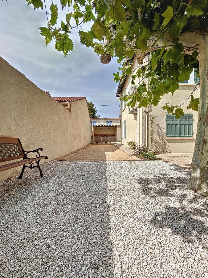 Charmante Maison De Ville Avec Jardin, Terrasse Et Terrain De Petanque Fos-sur-Mer Luaran gambar