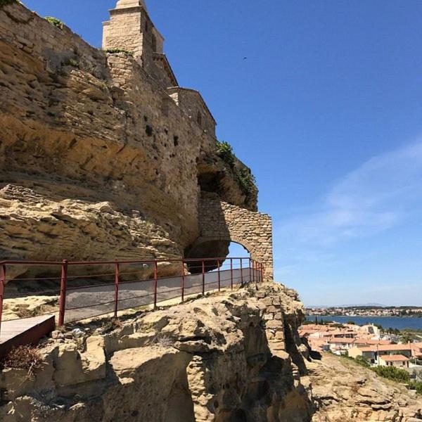 Charmante Maison De Ville Avec Jardin, Terrasse Et Terrain De Petanque Fos-sur-Mer Luaran gambar